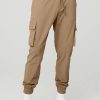 Uomini Alo Yoga Pantaloni | Pantaloni Da Campo Della Divisione Cargo In Beige Ghiaia, Taglia: 2Xl | Alo Yogaae